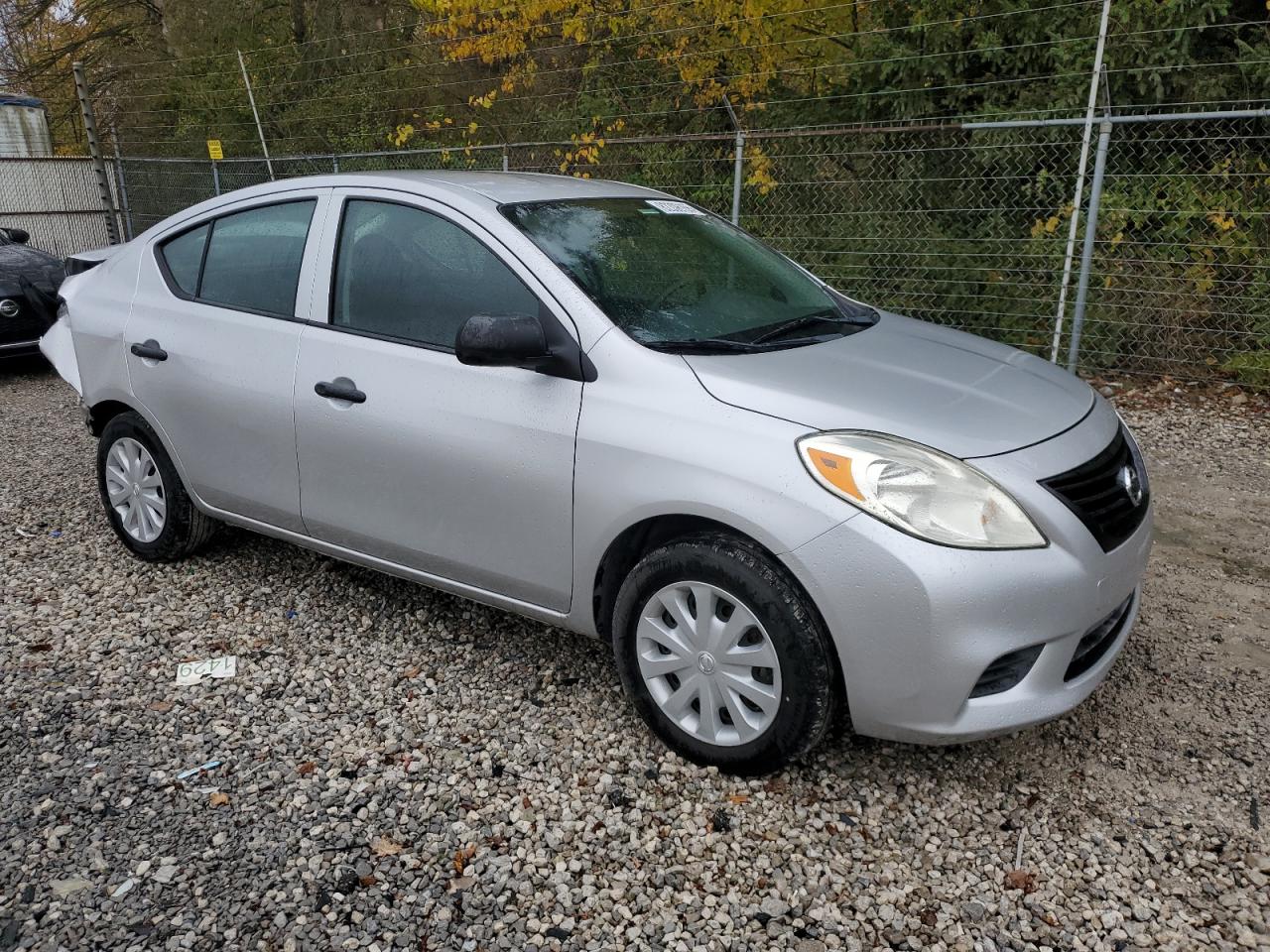 NISSAN VERSA S