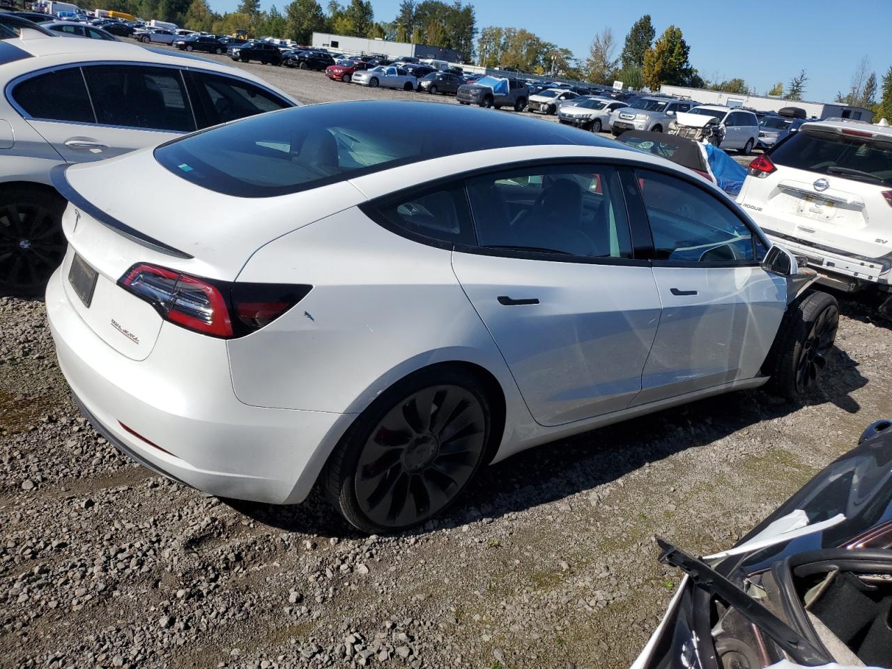 TESLA MODEL 3