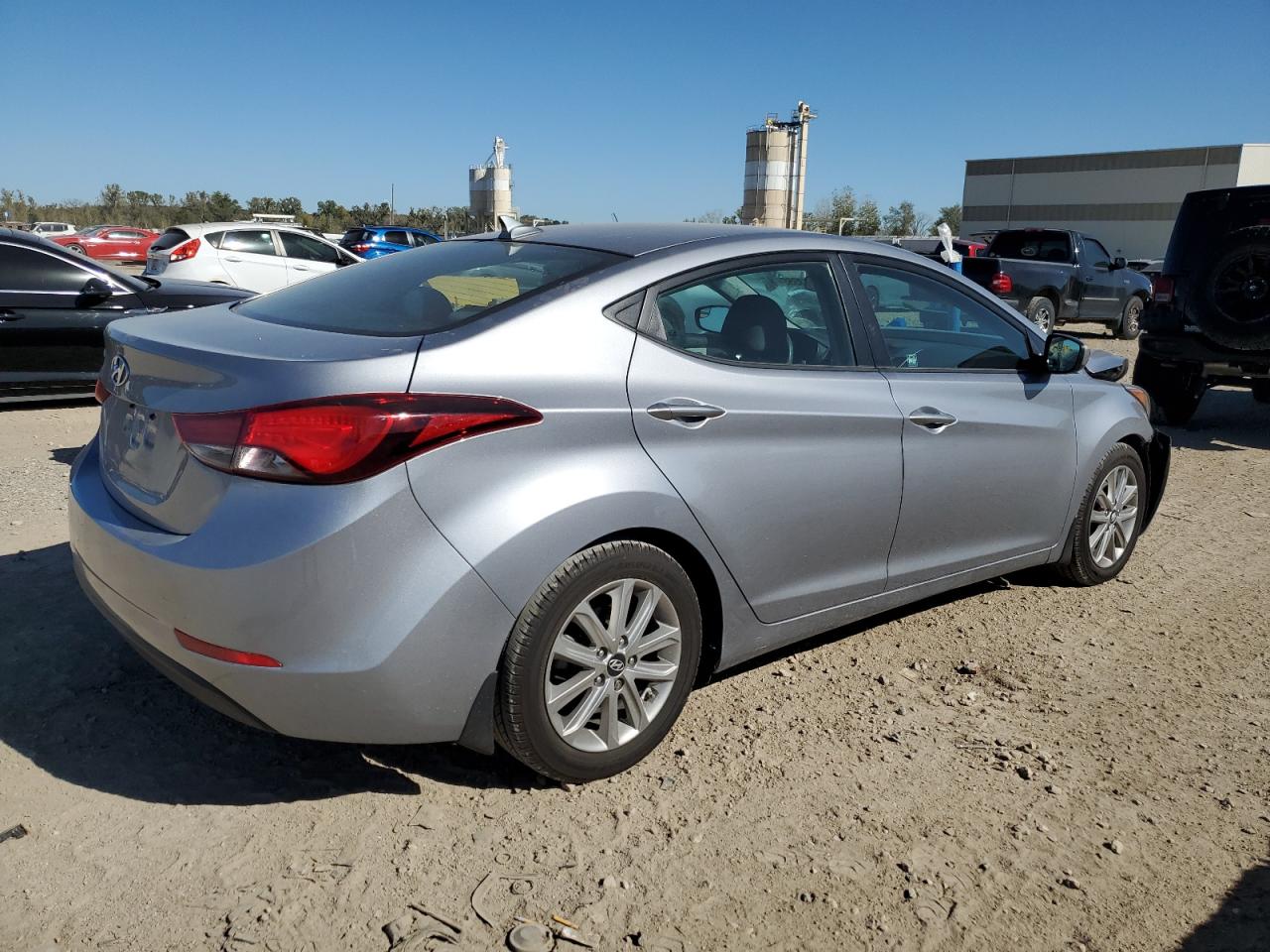 HYUNDAI ELANTRA SE