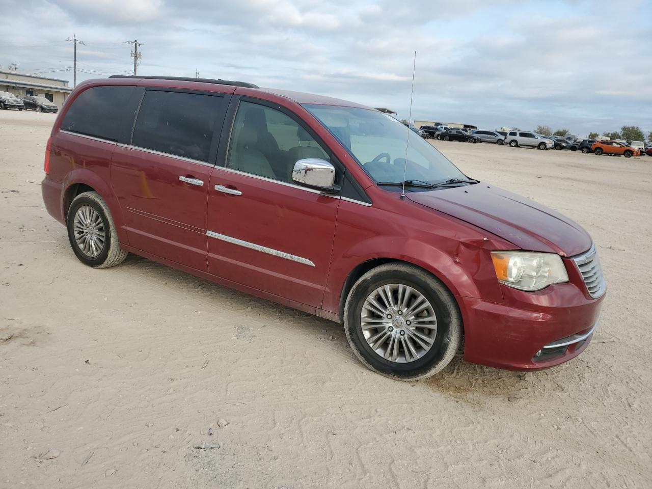 CHRYSLER TOWN & COUNTRY TOURING L