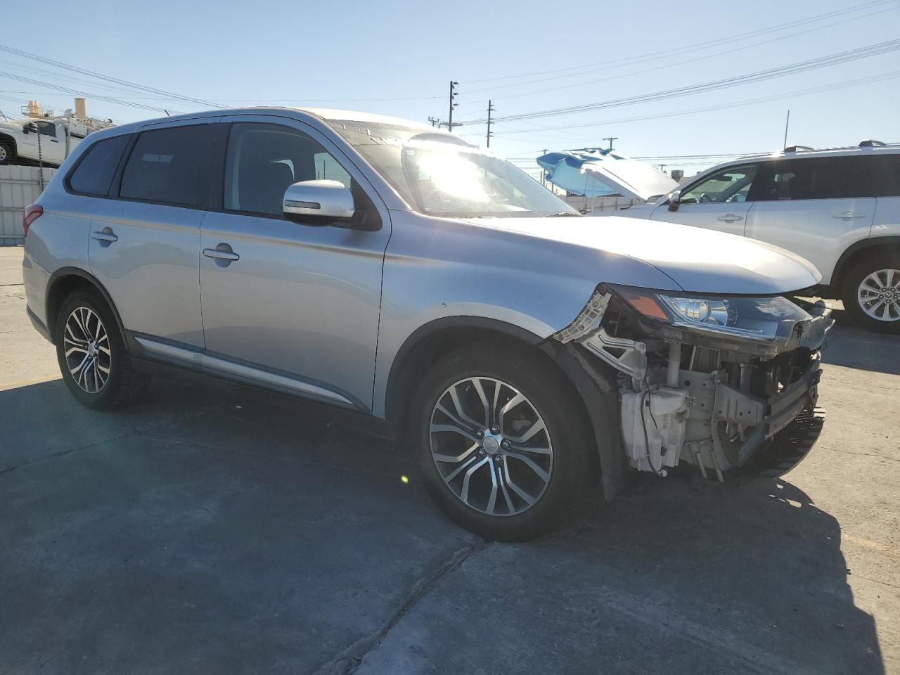 MITSUBISHI OUTLANDER SE