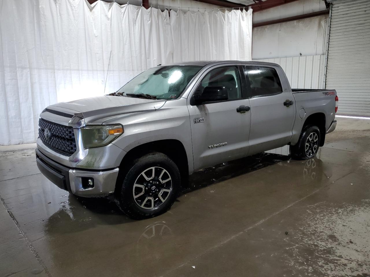 TOYOTA TUNDRA CREWMAX SR5