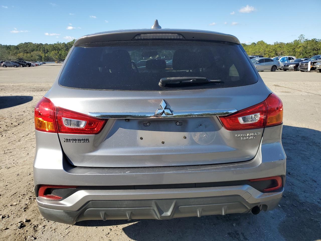 MITSUBISHI OUTLANDER ES