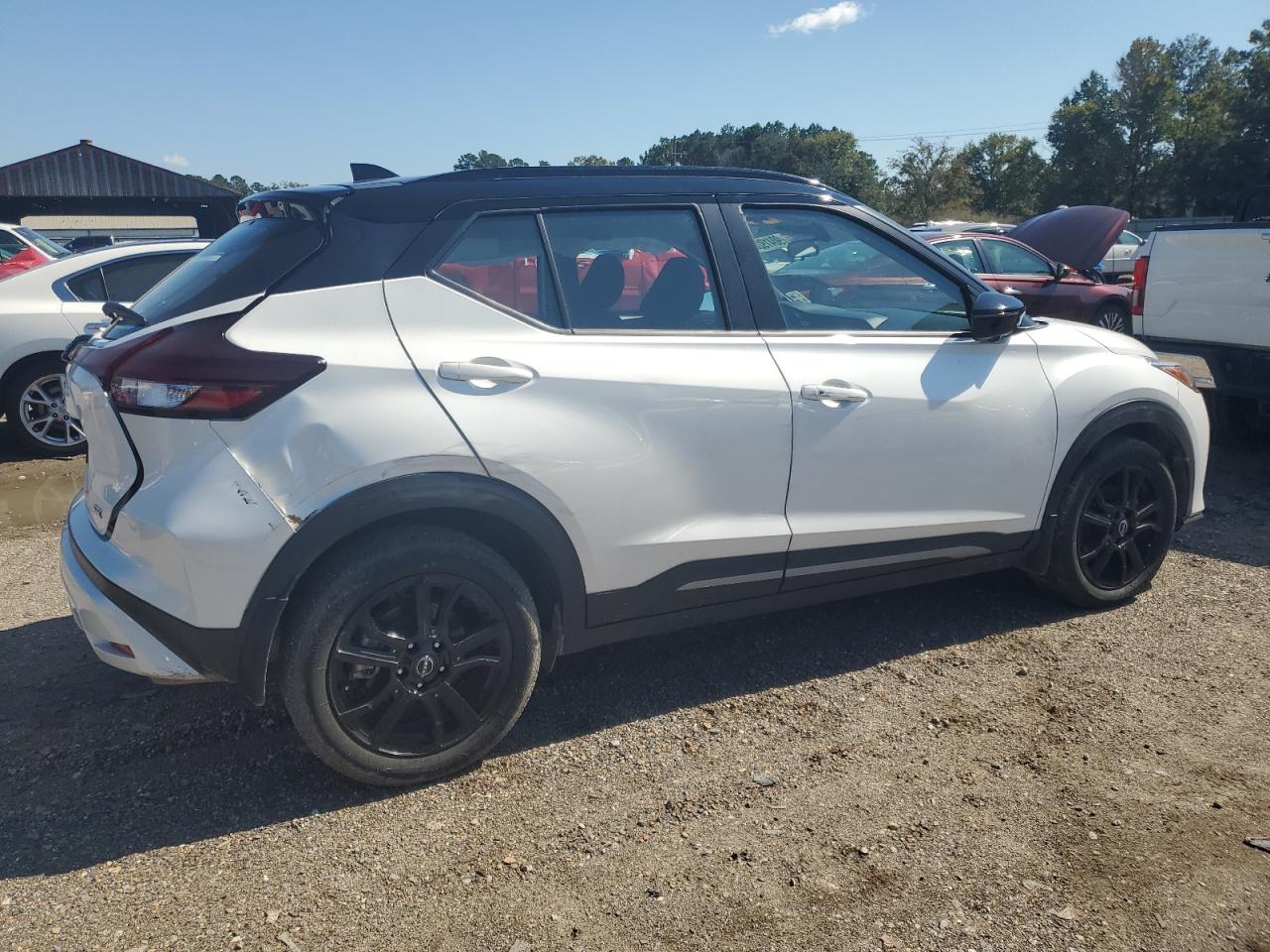 NISSAN KICKS SR