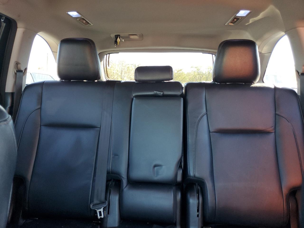 TOYOTA HIGHLANDER SE