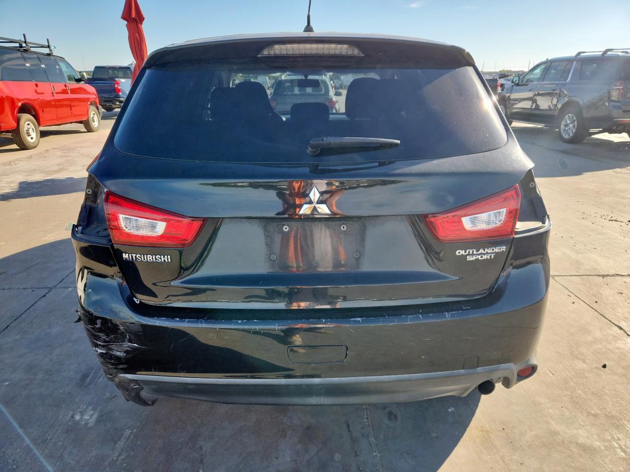Lot #3311610232 2016 MITSUBISHI OUTLANDER