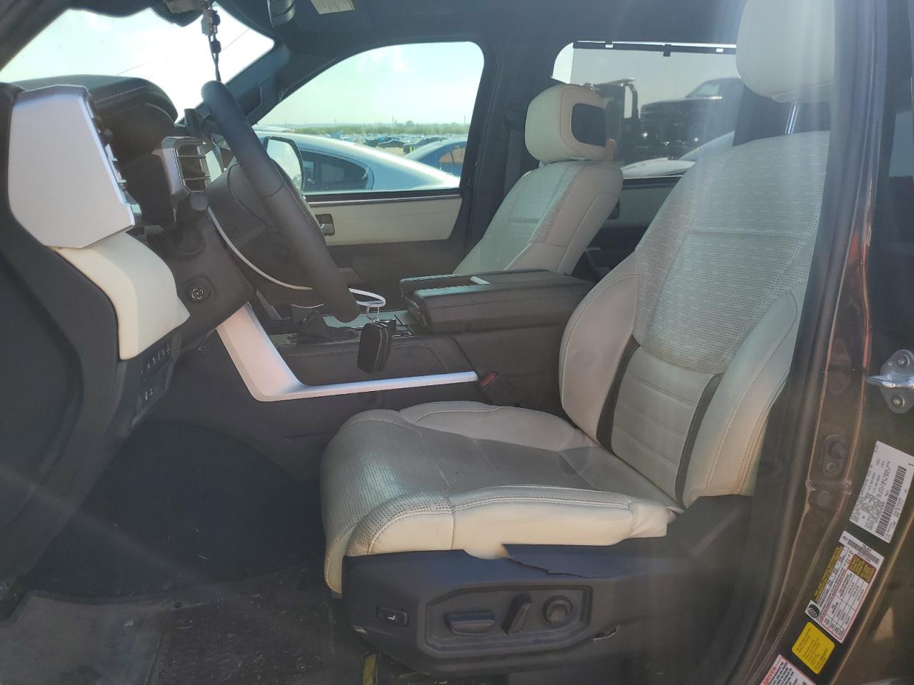 TOYOTA TUNDRA CREWMAX PLATINUM