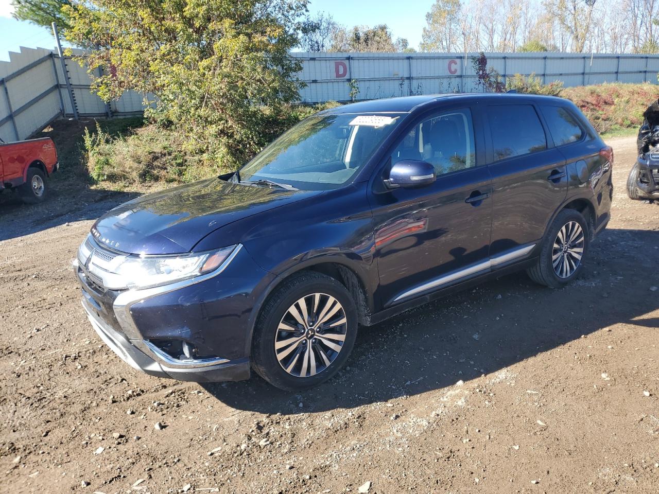 MITSUBISHI OUTLANDER SE
