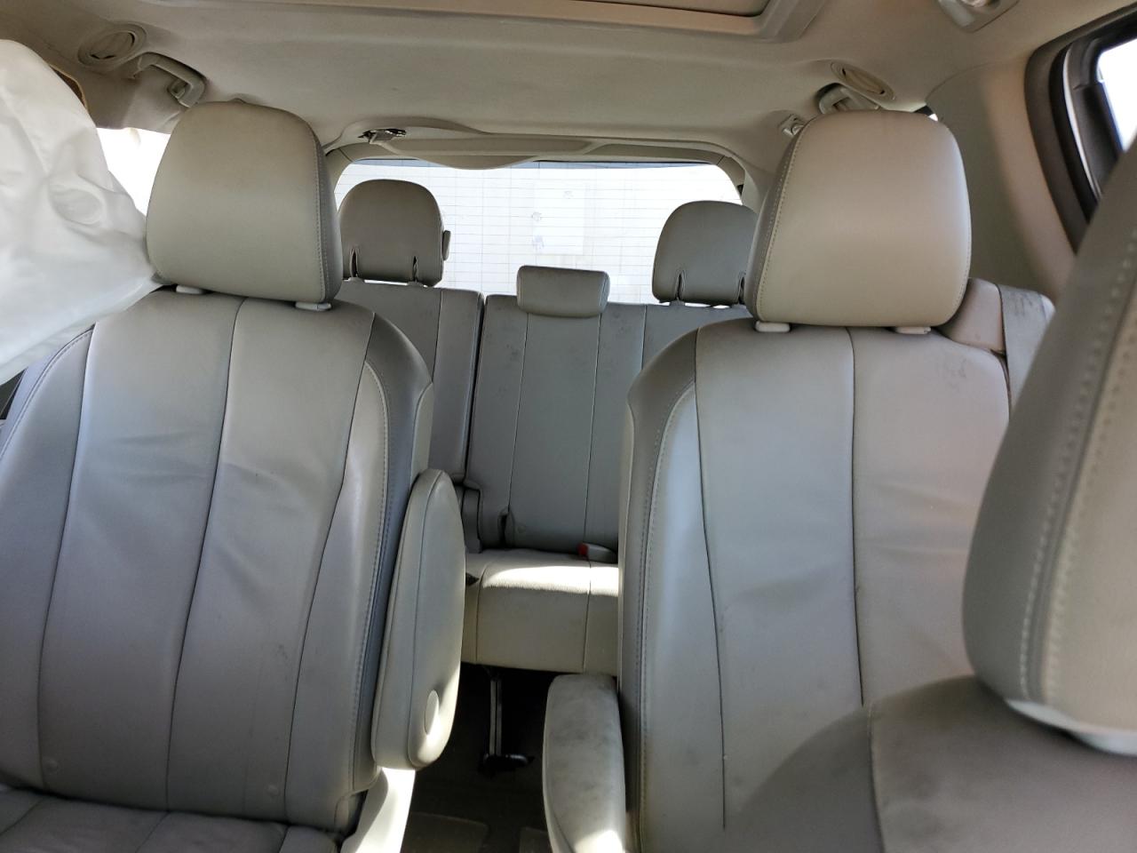 TOYOTA SIENNA XLE