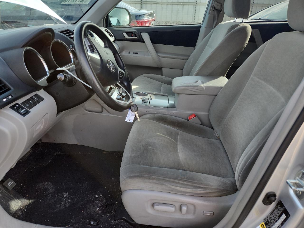 TOYOTA HIGHLANDER BASE