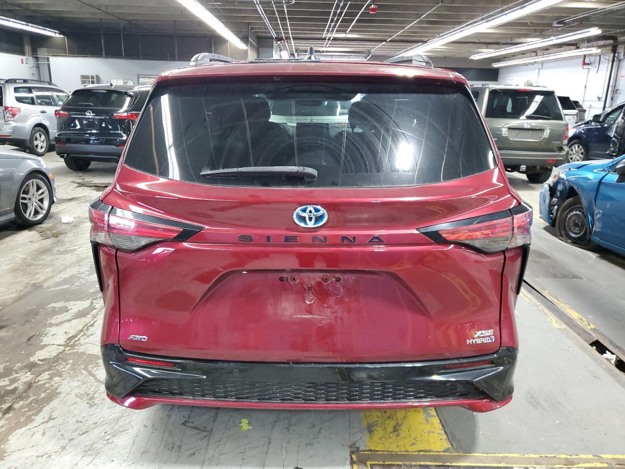 TOYOTA SIENNA XSE