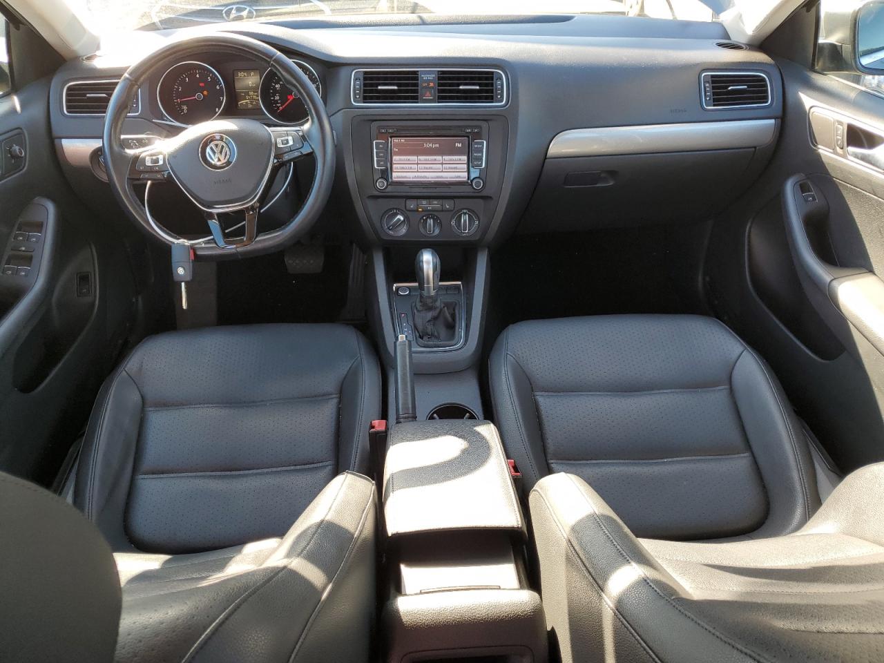 VOLKSWAGEN JETTA SE