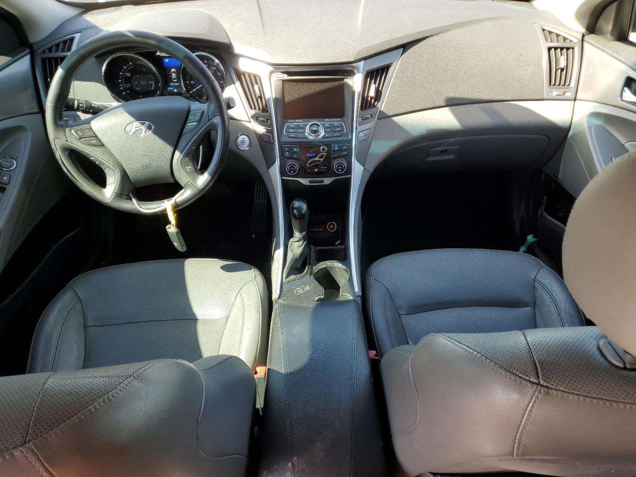 HYUNDAI SONATA HYBRID