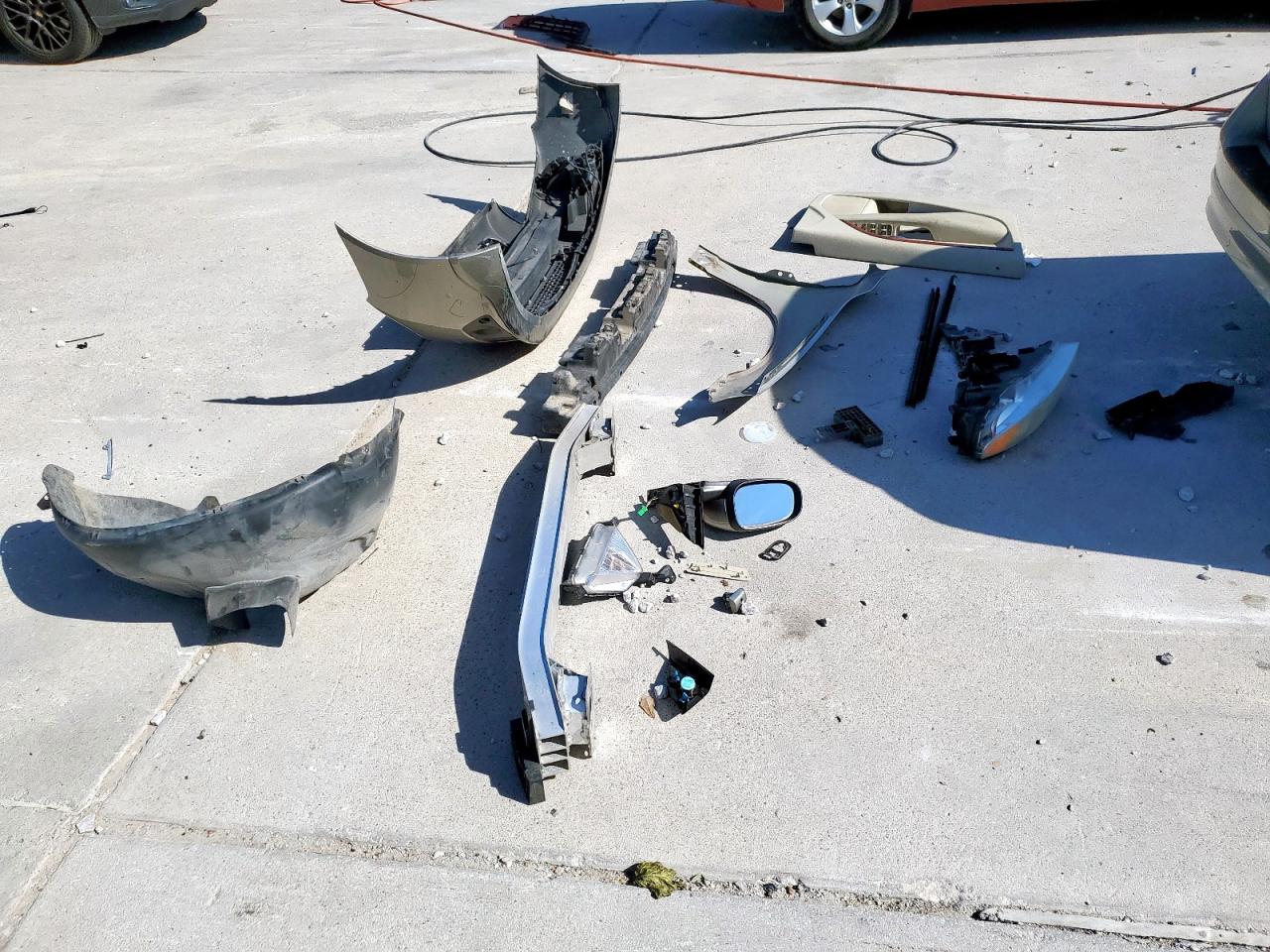 Lot #3290424847 2008 VOLVO V70 3.2