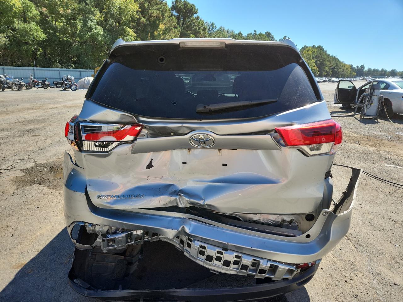 TOYOTA HIGHLANDER LE