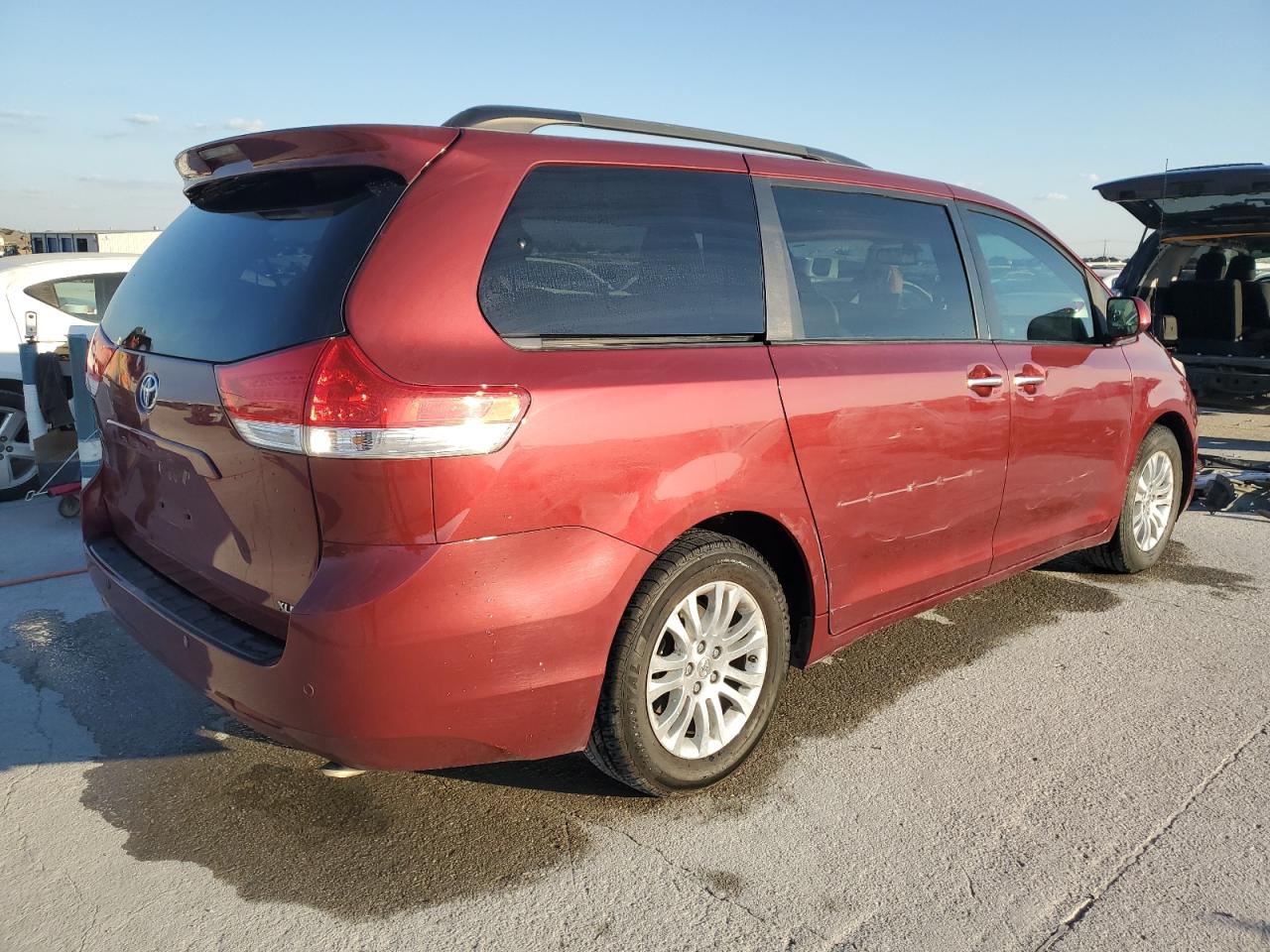 TOYOTA SIENNA XLE