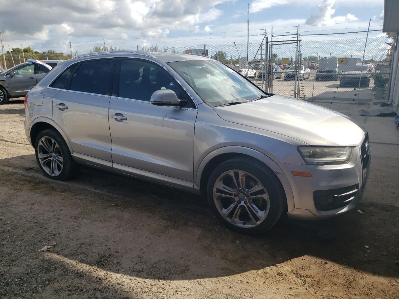 AUDI Q3 PREMIUM PLUS