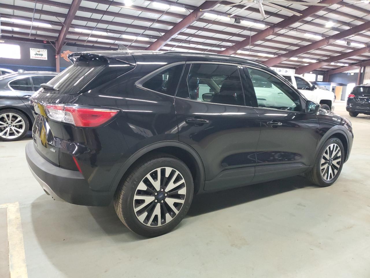 FORD ESCAPE SE SPORT