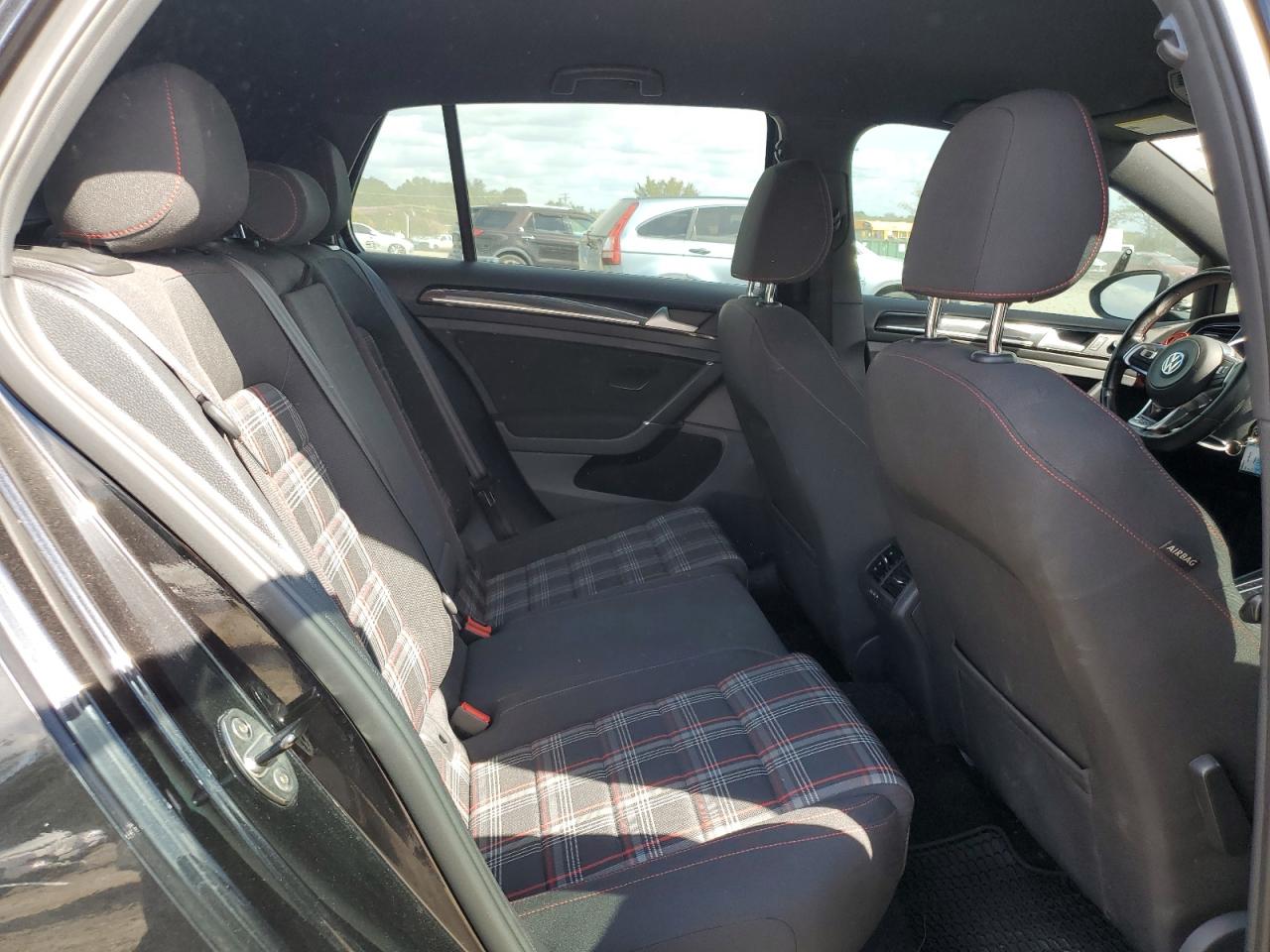 VOLKSWAGEN GOLF GTI S/SE