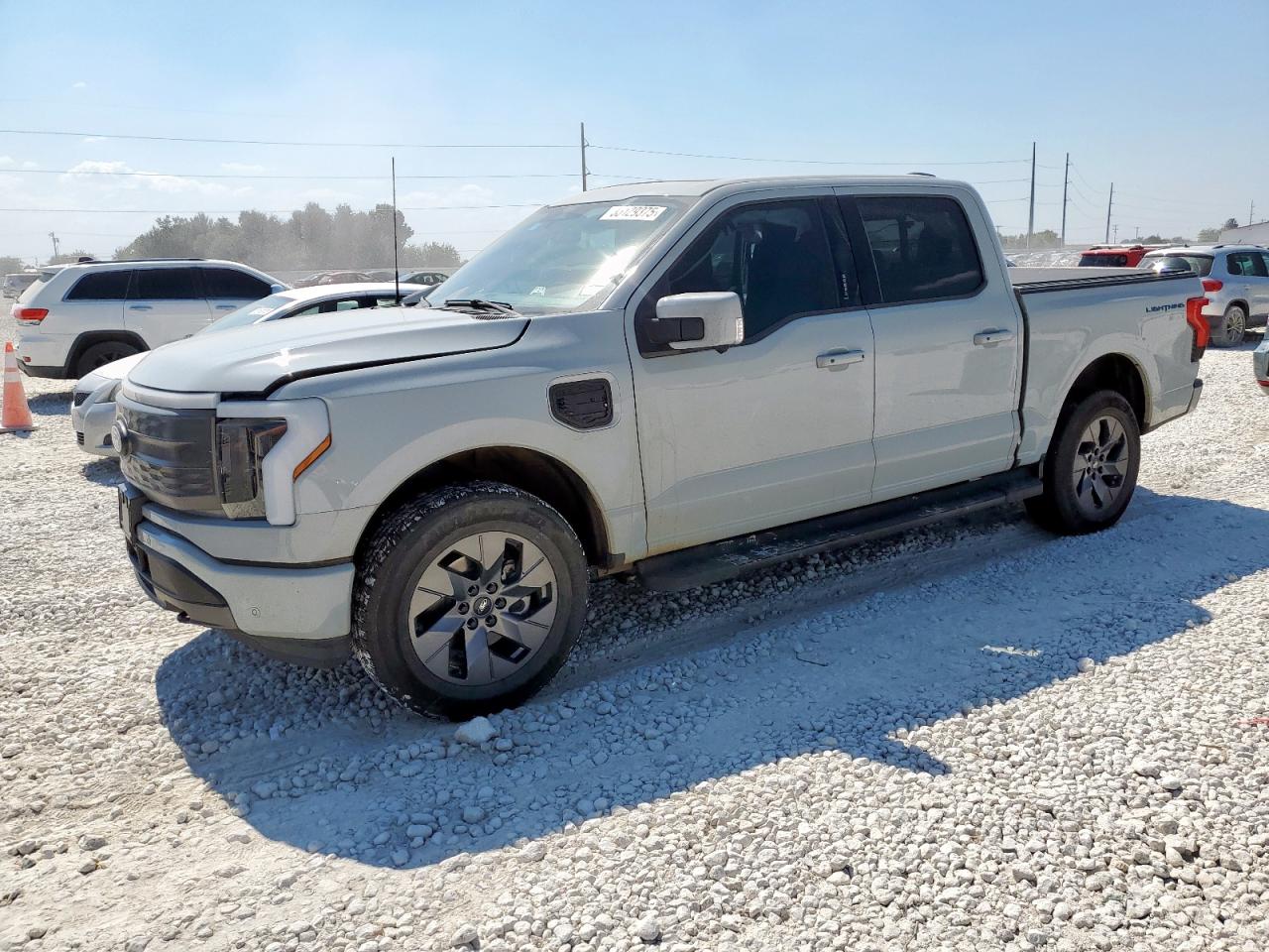 FORD F-150 LIGHTNING LARIAT
