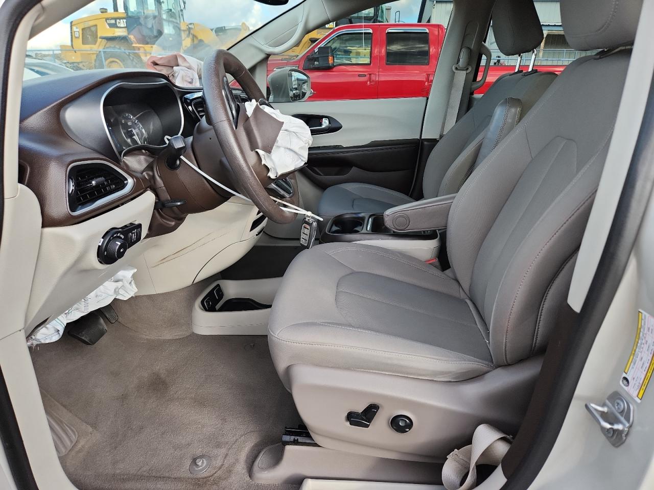 CHRYSLER PACIFICA TOURING