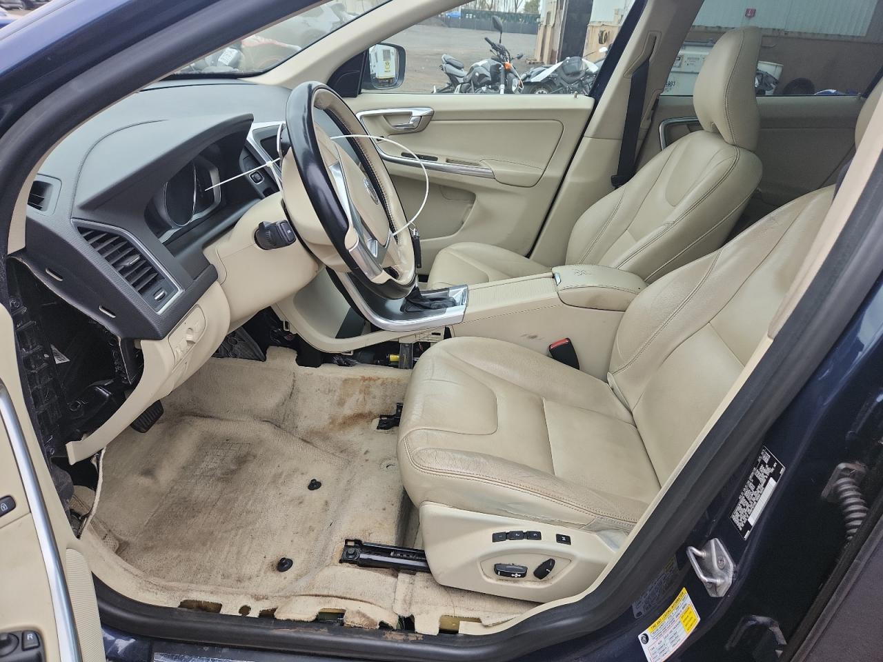 VOLVO XC60 T6 PREMIER