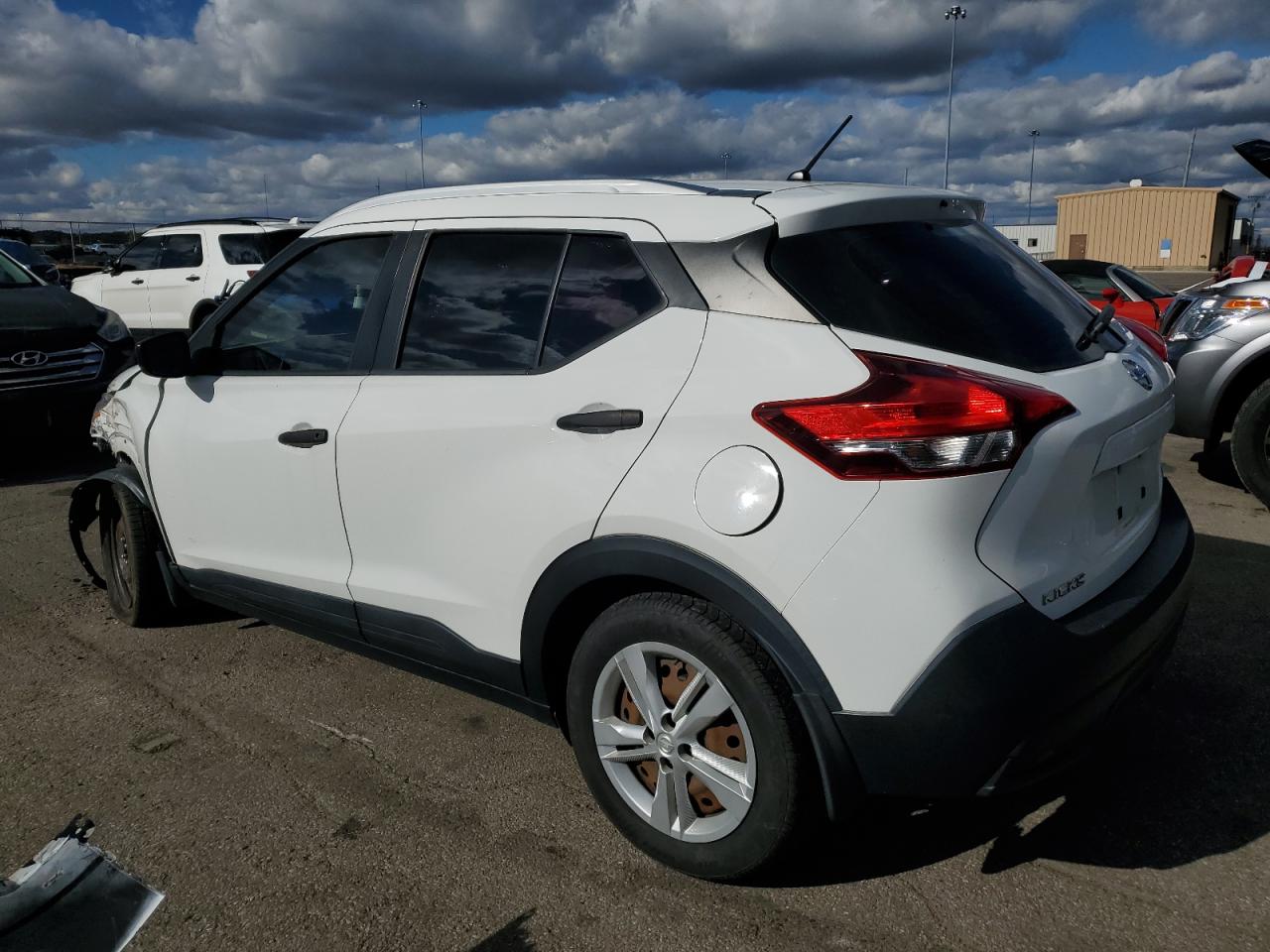NISSAN KICKS S
