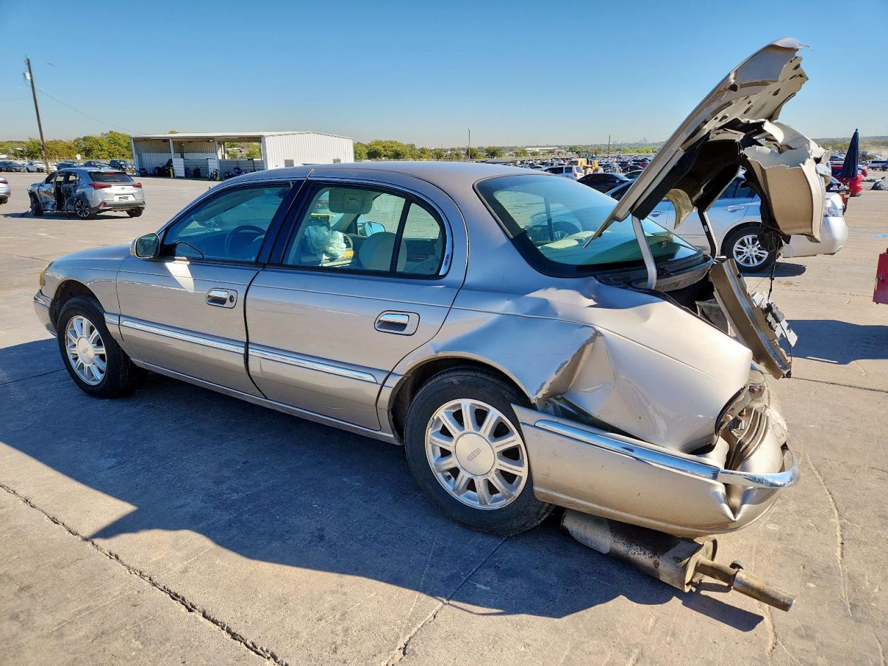 Lot #3292616602 2000 LINCOLN CONTINENTA