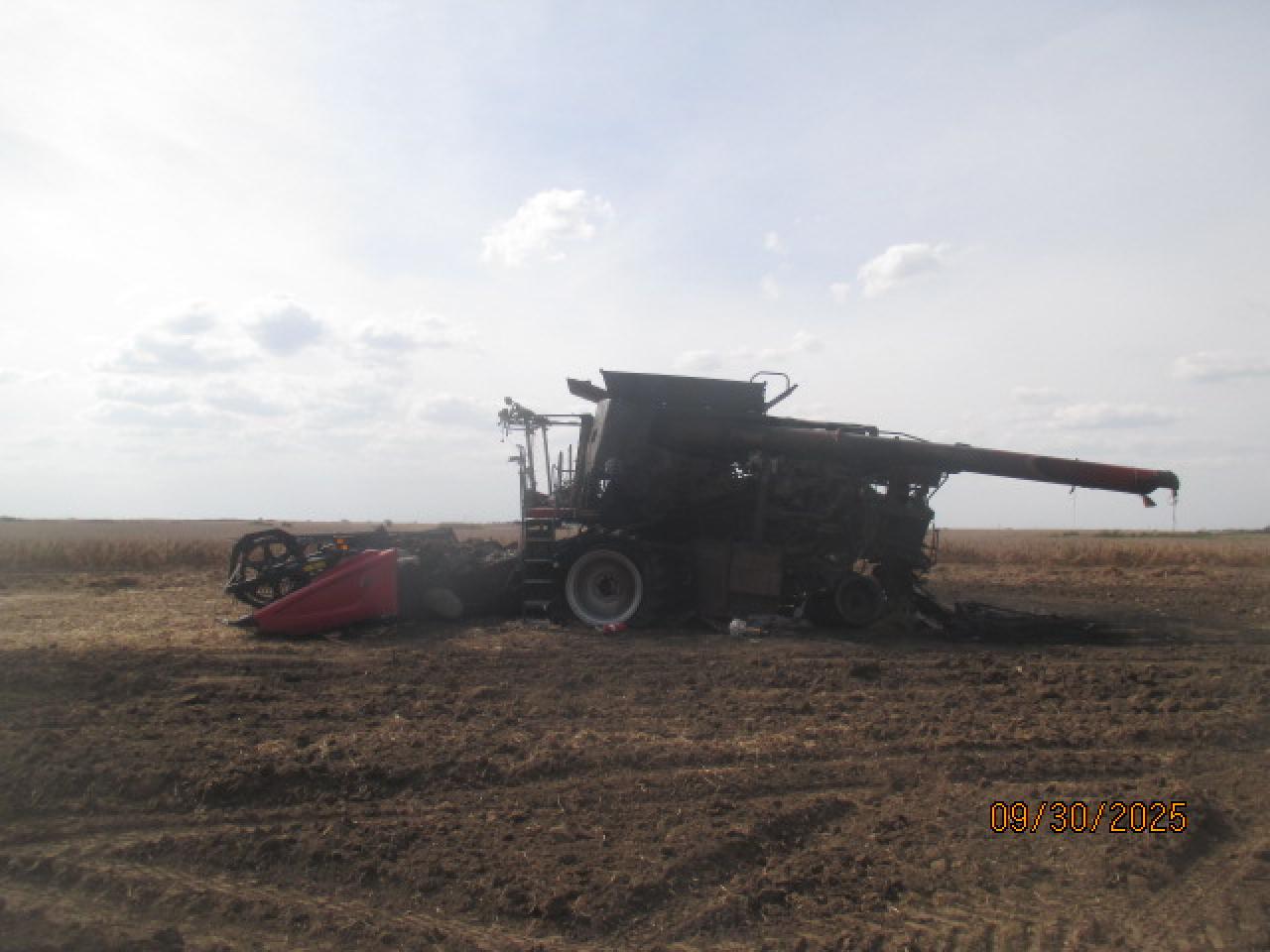 Lot #3271615361 2014 MACD COMBINEHEA