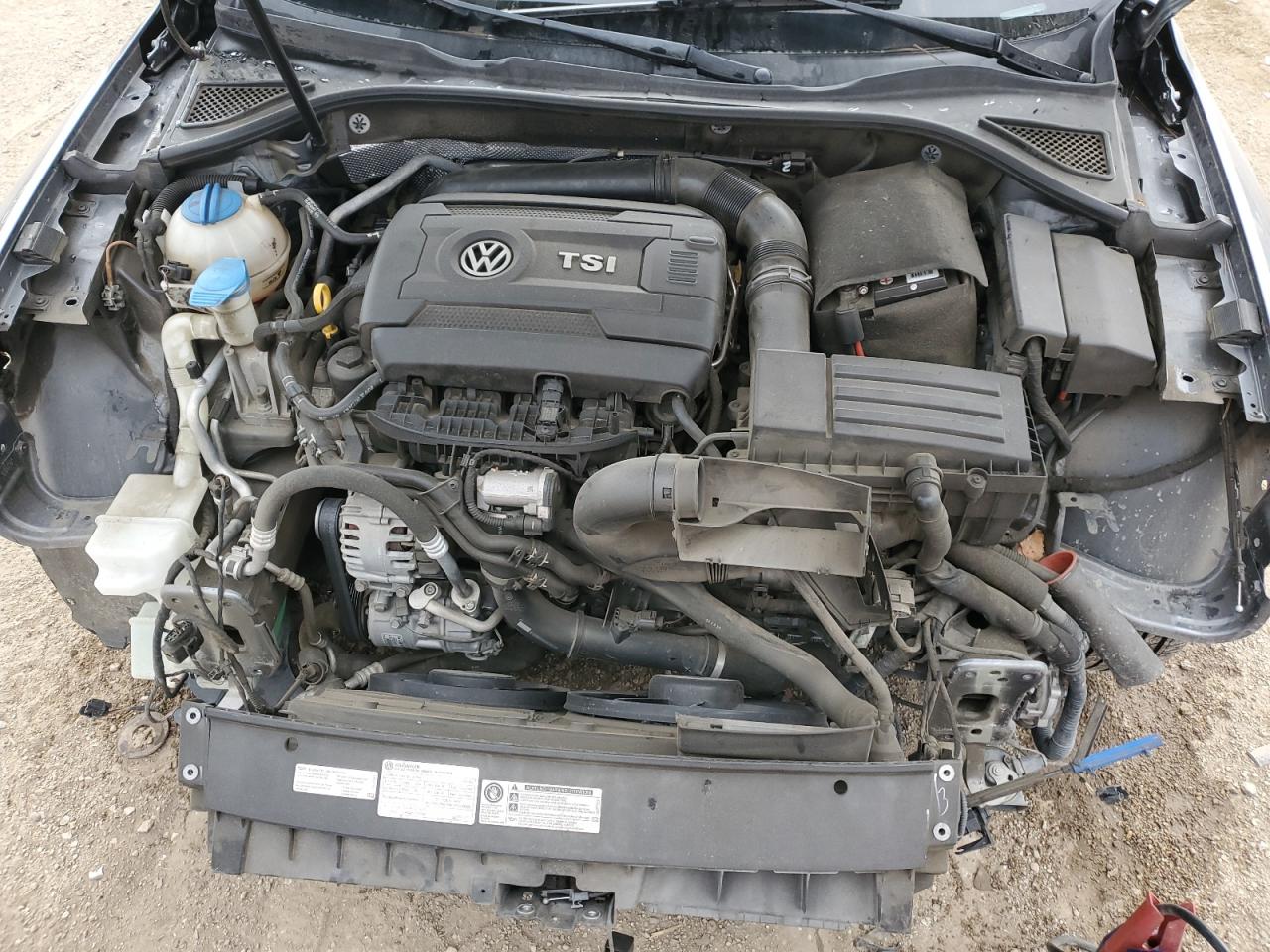 VOLKSWAGEN PASSAT SE