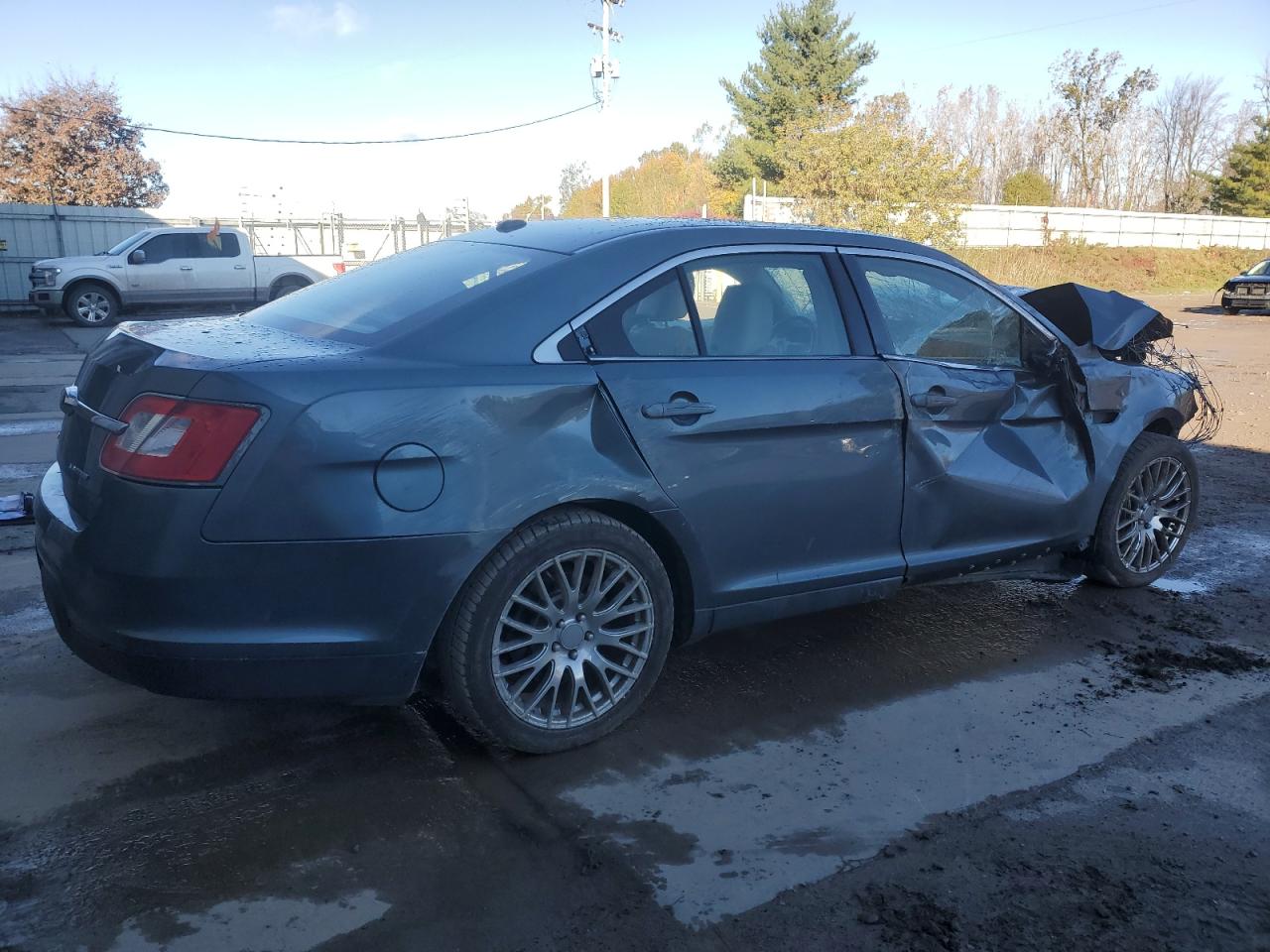 Lot #3316651486 2010 FORD TAURUS LIM