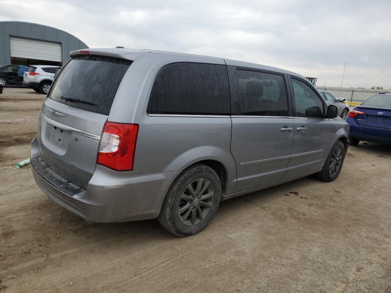 CHRYSLER TOWN & COUNTRY S