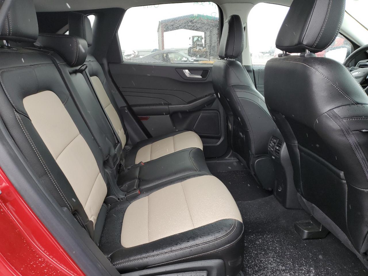 FORD ESCAPE TITANIUM