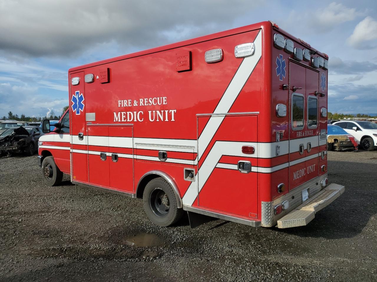 FORD ECONOLINE E450 SUPER DUTY CUTAWAY VAN