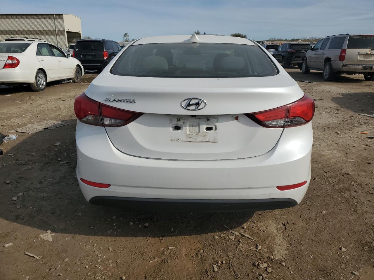 HYUNDAI ELANTRA SE