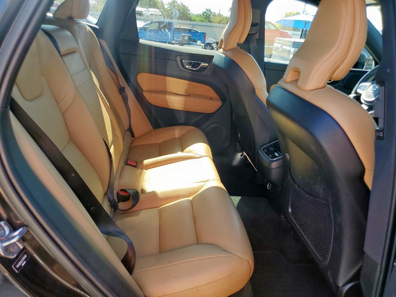 VOLVO XC60 T5 INSCRIPTION