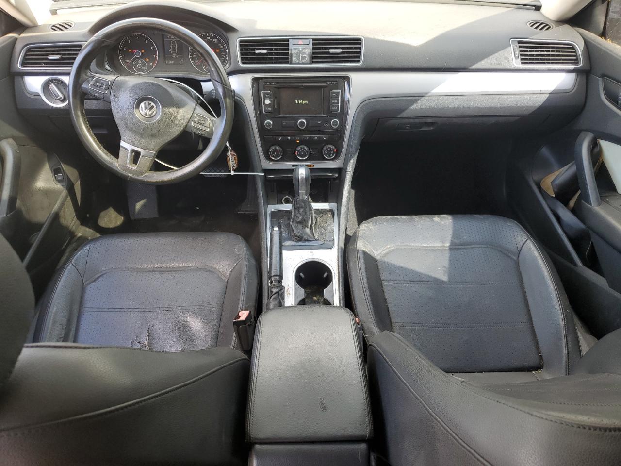 VOLKSWAGEN PASSAT SE