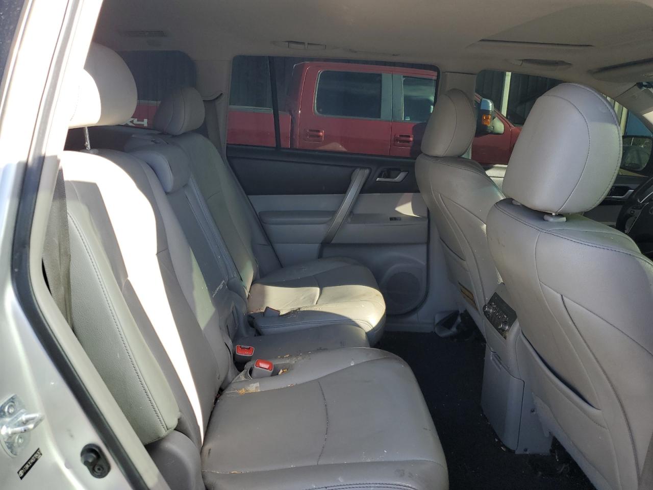 TOYOTA HIGHLANDER BASE