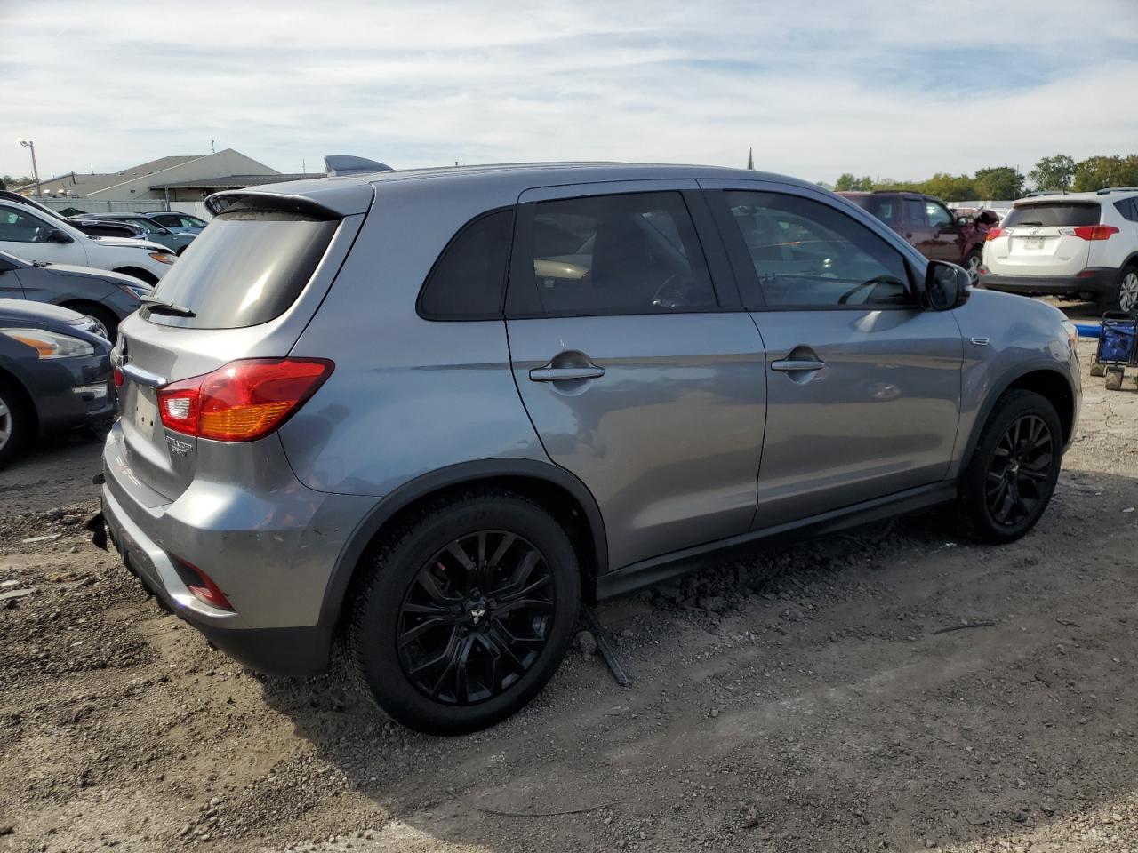 MITSUBISHI OUTLANDER ES