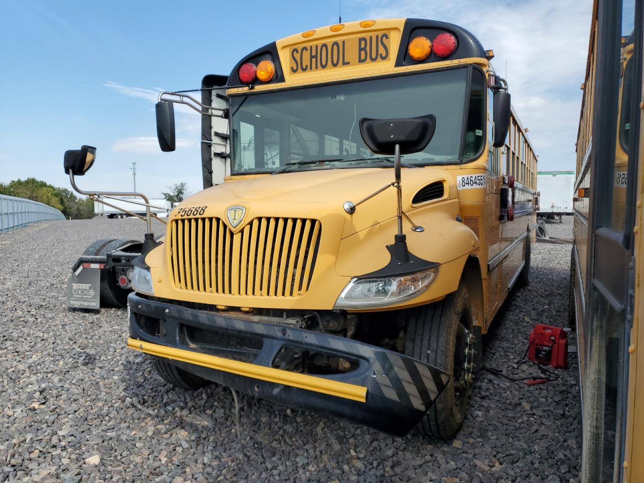 Lot #3290271227 2014 THOM CE SERIES SCHOOL