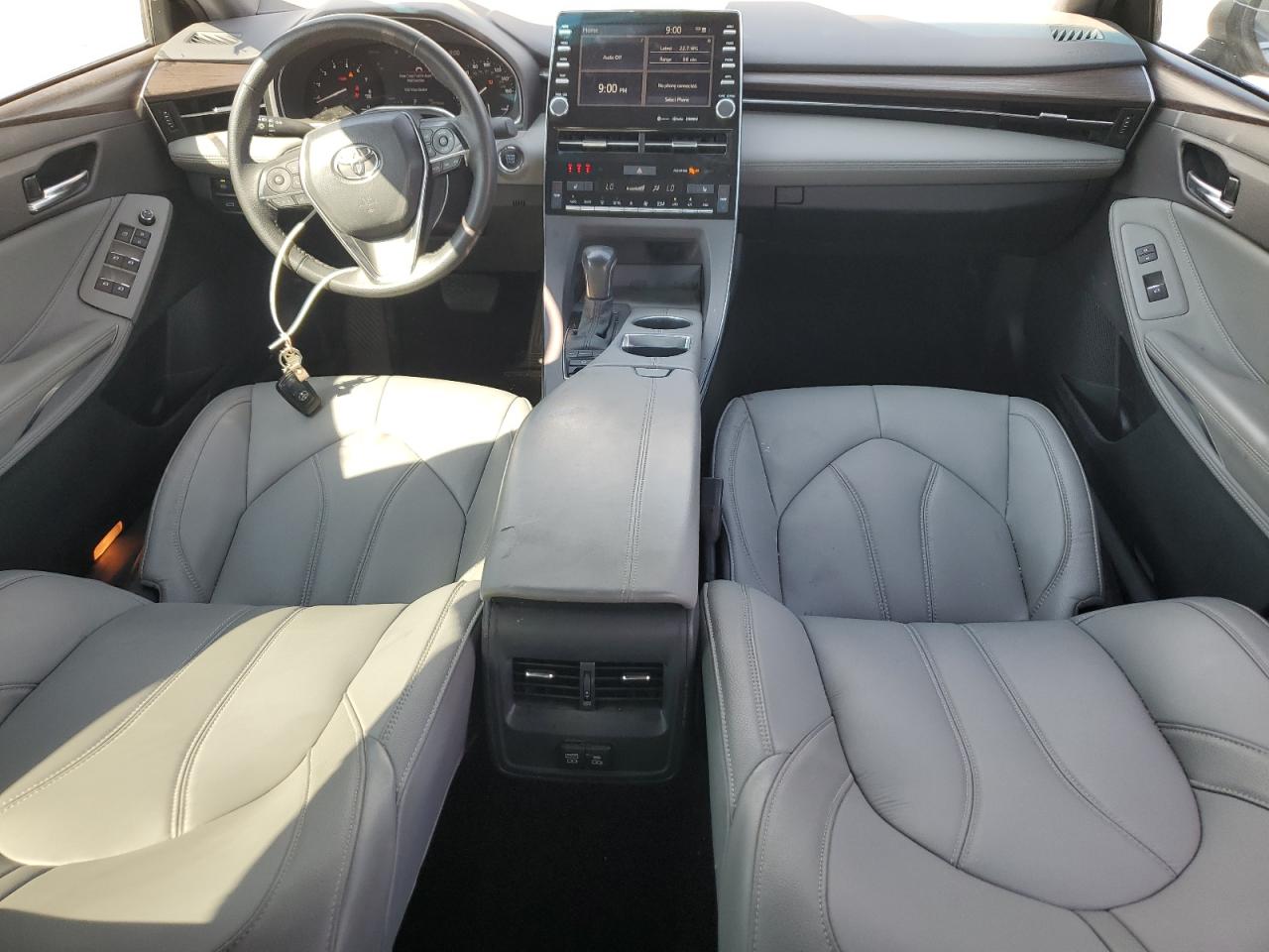 TOYOTA AVALON XLE