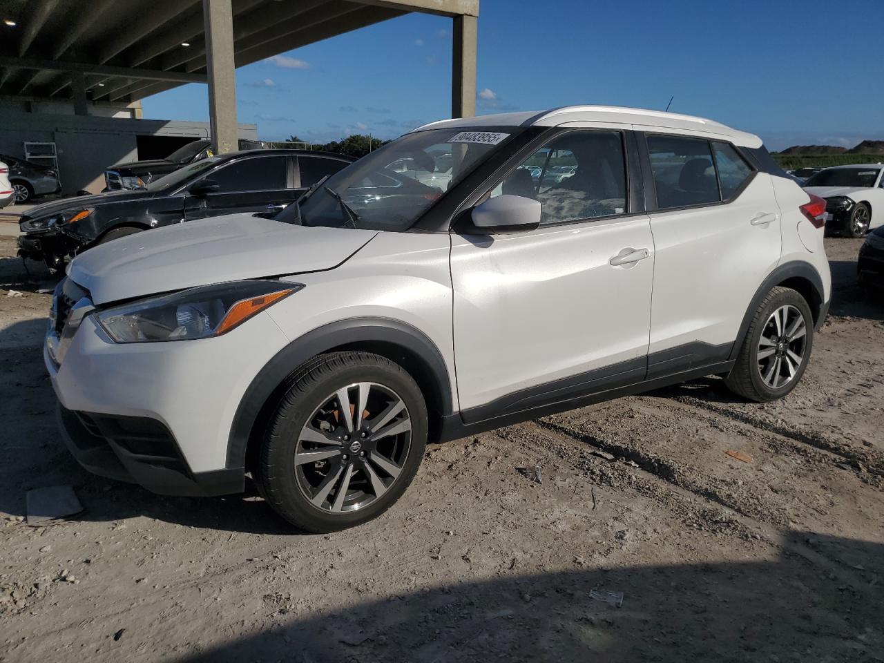 NISSAN KICKS S