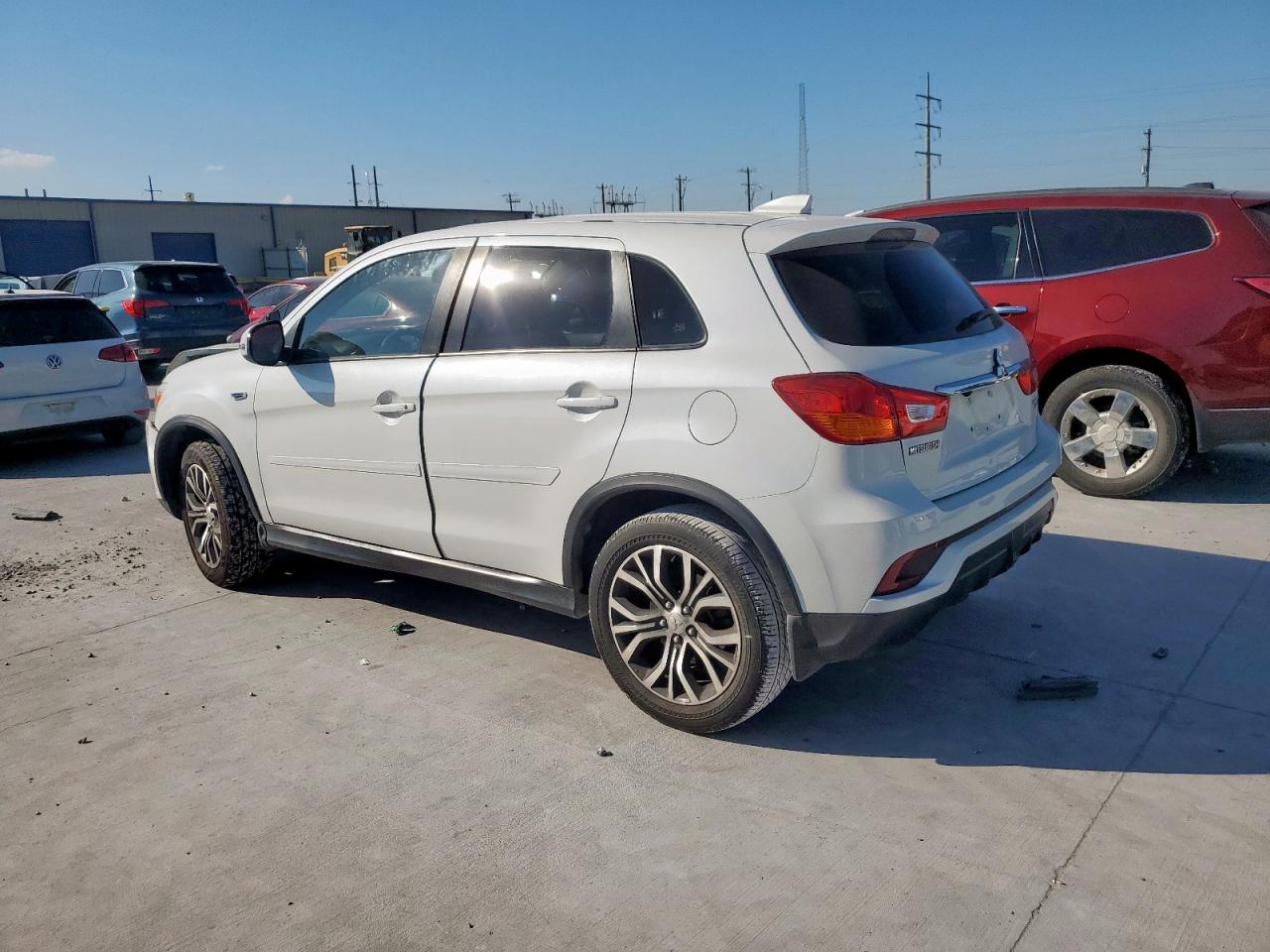 MITSUBISHI OUTLANDER ES