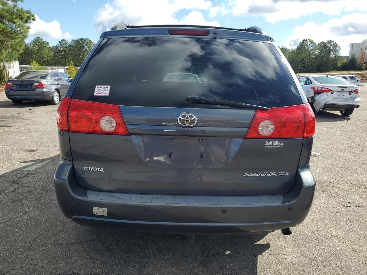 TOYOTA SIENNA XLE