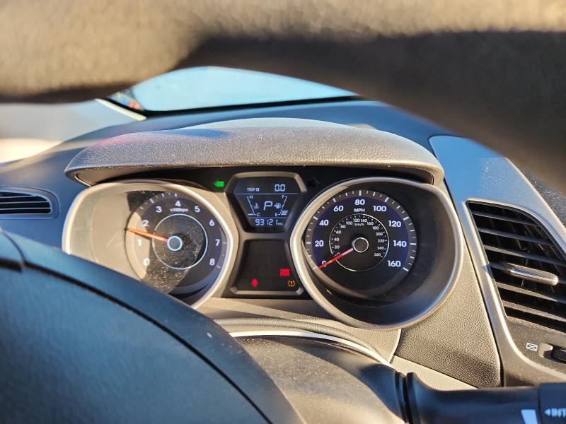 2015 HYUNDAI ELANTRA SE - 5NPDH4AE9FH623429