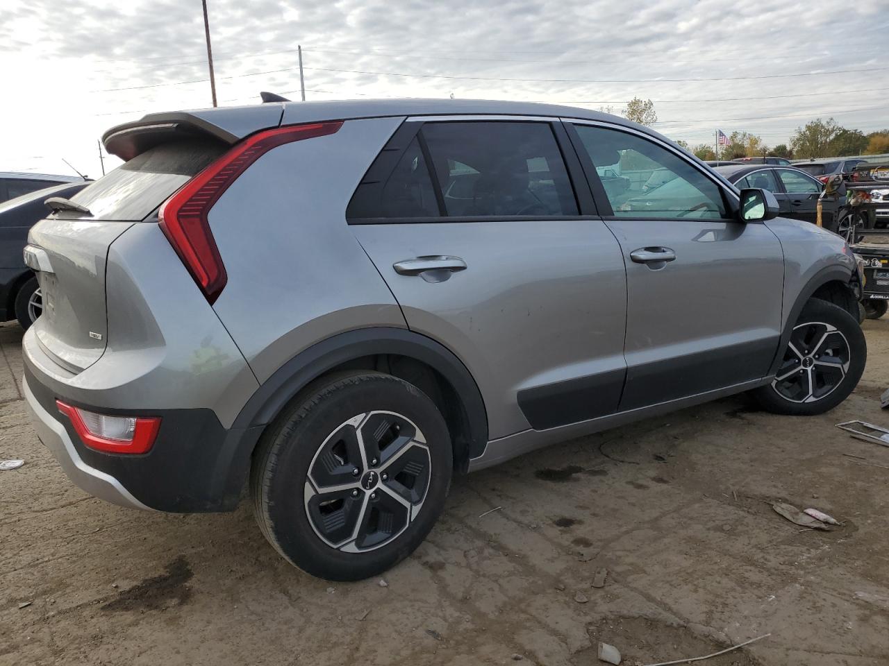 KIA NIRO LX