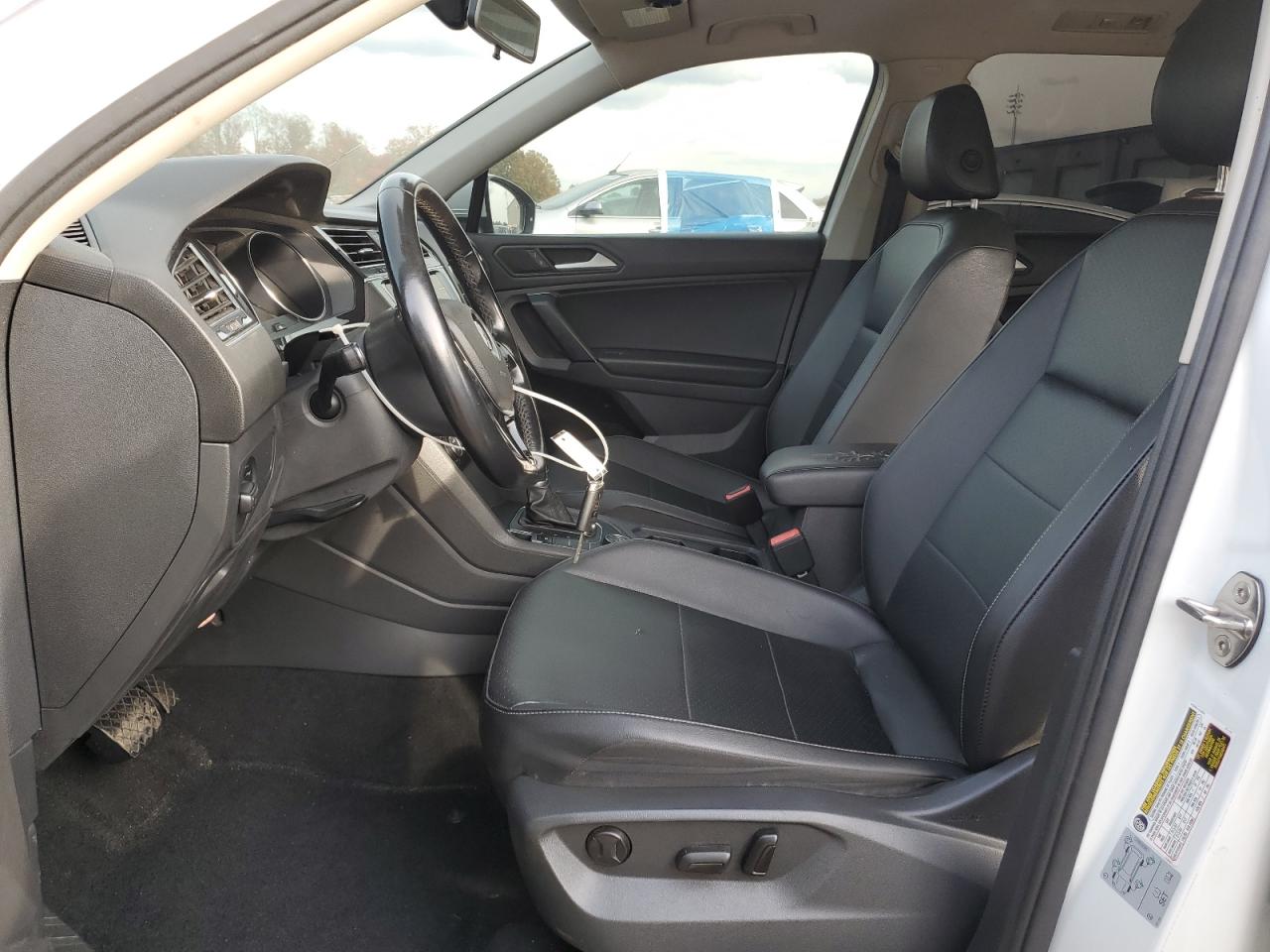 VOLKSWAGEN TIGUAN SE