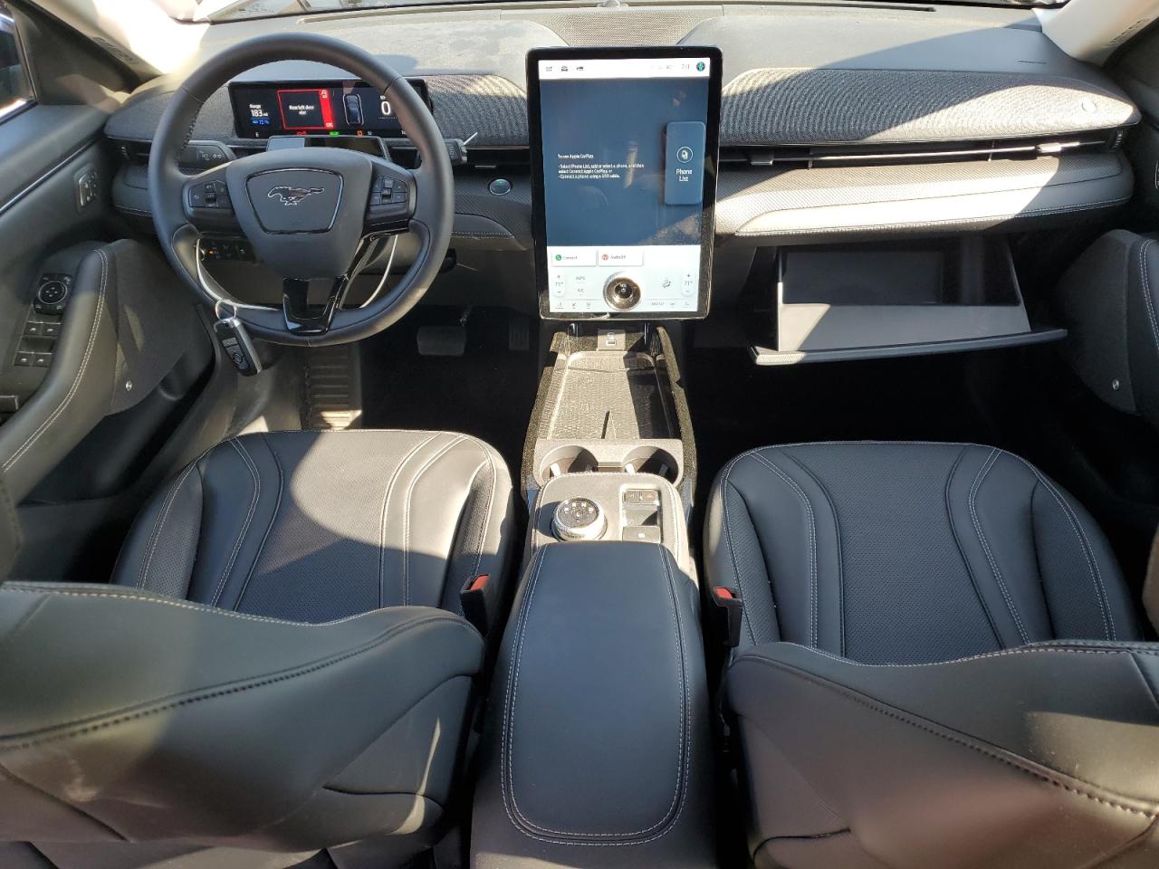 FORD MUSTANG PREMIUM