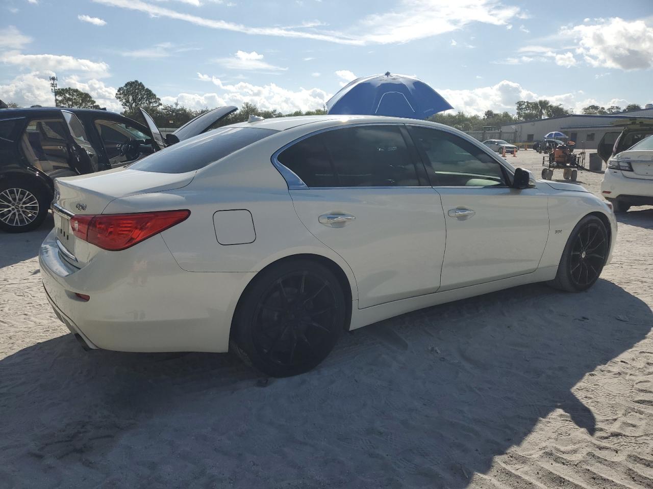 INFINITI Q50 PREMIUM