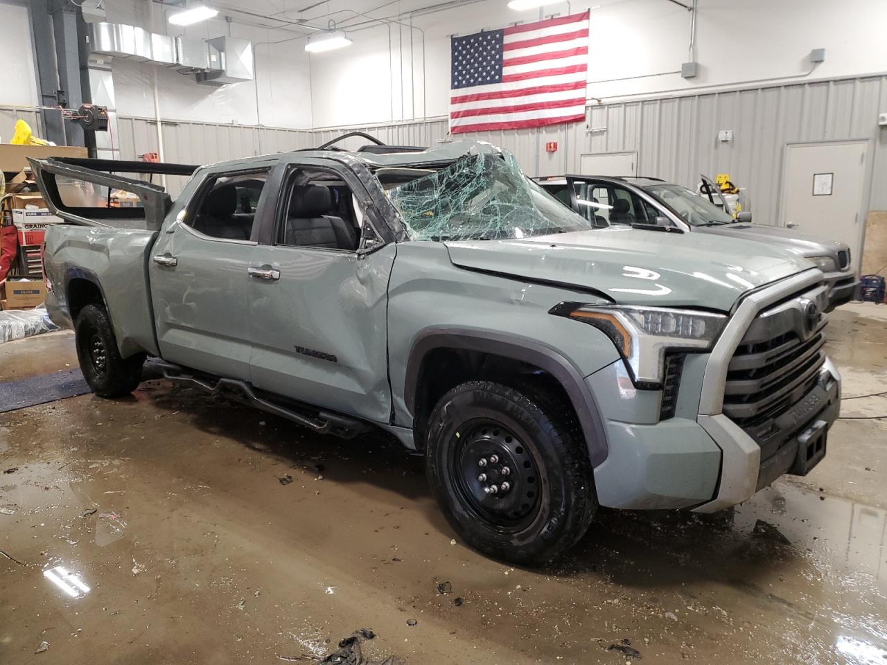 TOYOTA TUNDRA CREWMAX LIMITED